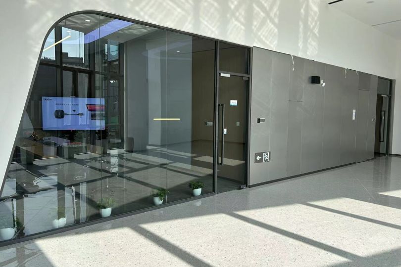 上海格思航天科技有限公司-84款中单全景玻璃隔断+84款双层玻璃百叶隔断+u形玻璃艺术墙