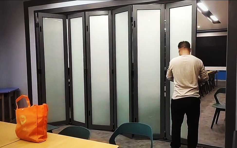 会议室空间-活动玻璃隔断.jpg